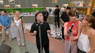 Banda XXI presentó un tema nuevo y Mariana Corbetta y Romi Pereiro se animaron a hacer los coros