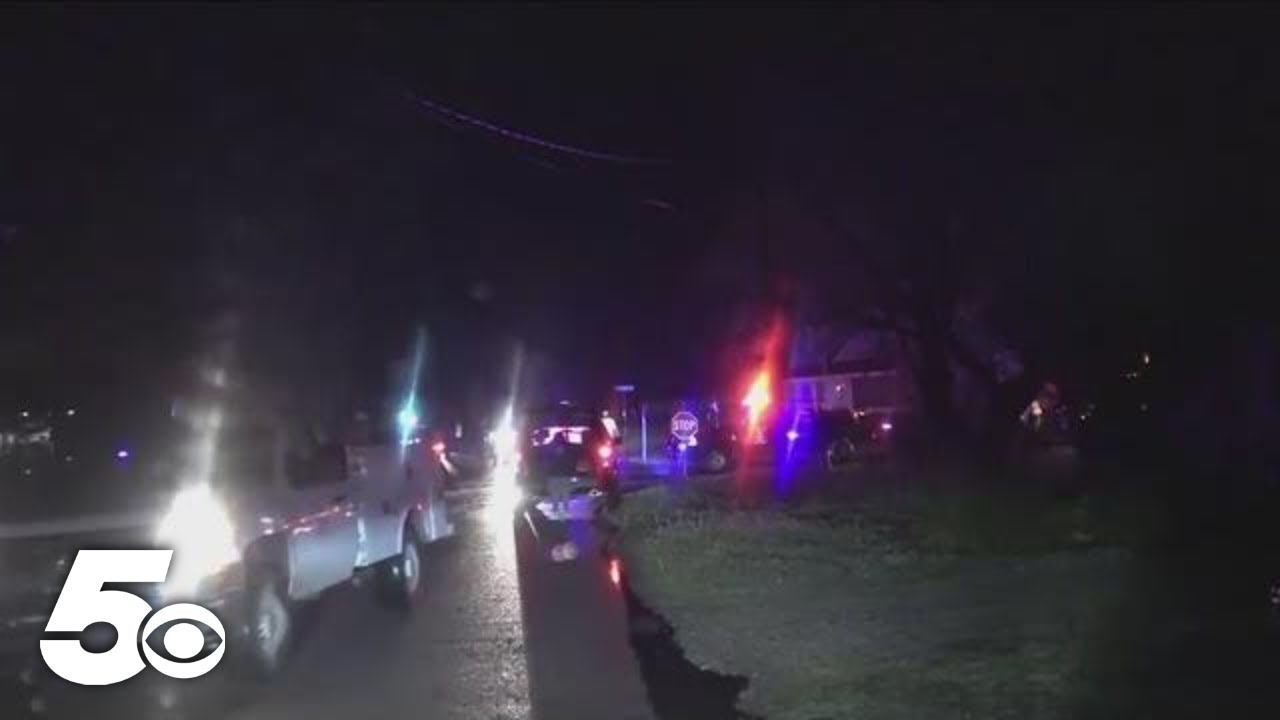 Suspected tornado damage in small Oklahoma town - YouTube
