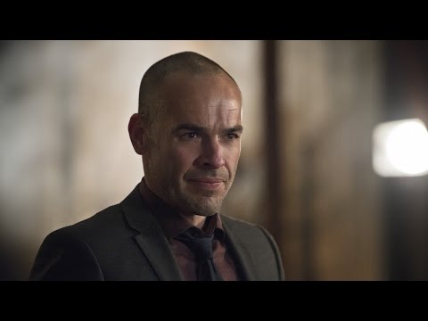 Video: Paul Blackthorne Neto vrednost: Wiki, poročen, družina, poroka, plača, bratje in sestre