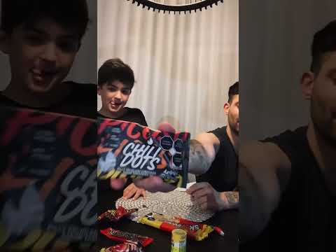 Probando dulces mexicanos súper ácidos con @Yo23927 #mexico #dulces #acido