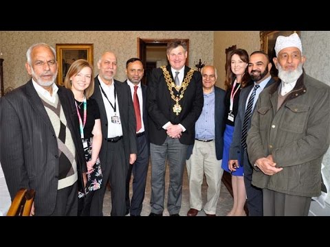 Masjid Noor ul Uloom Presenting Charity Check to Lord Mayor of Birmingham