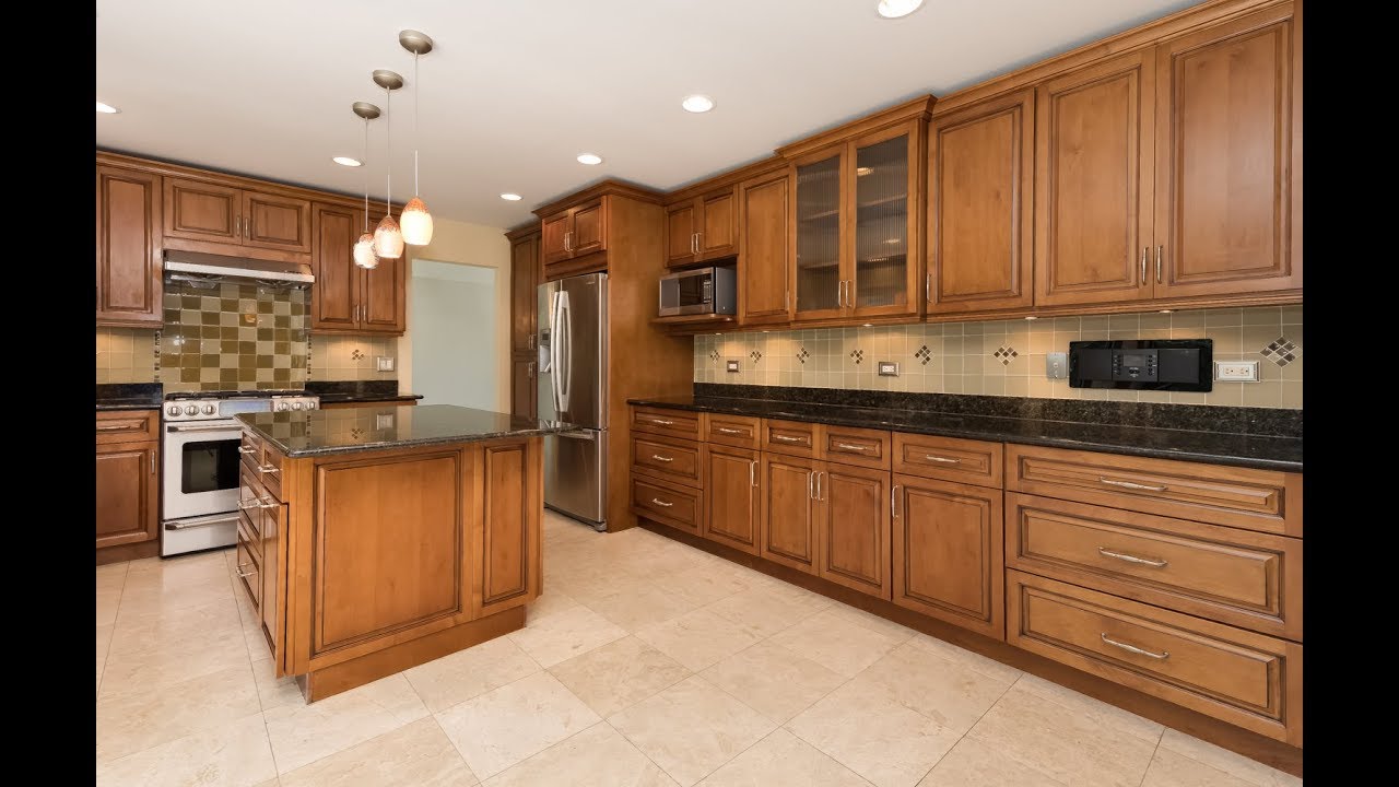 5 Bedroom Homes for Sale in Libertyville, IL 60048 Butterfield