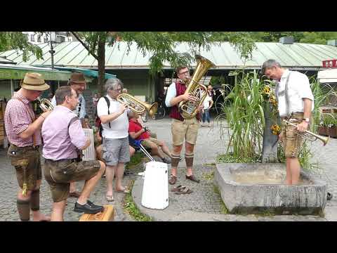 Viktualienmarkt  Lied:  Schaug hi, da liegd a doada Fisch im Wassa