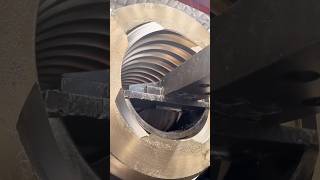GIANT THREADS! ๐ฑ๐ฉโ๏ธ #tech #engineering #industrial #manufacturing