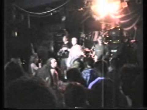 Guarda HEDFIRST - Locked (live Warszawa, klub Paragraf 30.04.2003) su YouTube Guarda HEDFIRST - Locked (live Warszawa, klub Paragraf 30.04.2003) su YouTube