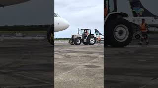 PESSOAL OLHA O OPERADOR ELDINEI ROSA NO PUSHBACK DELE AIRBUS 320NEO AZUL TOP DAS GALÁXIAS UDI.