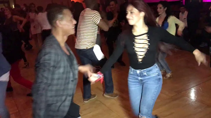Beto Rojas & Michelle Morales Salsa Dancing @ Seat...