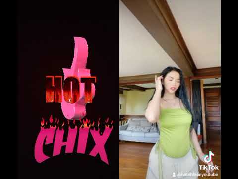 TikTok Viral: Hot Chix No Bra! (Subscribe for More!)