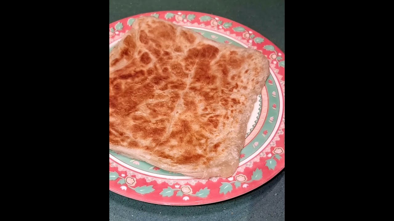 קאהי עירקי (כמו מלאווח אבל עם חמאה) טעים😋👌