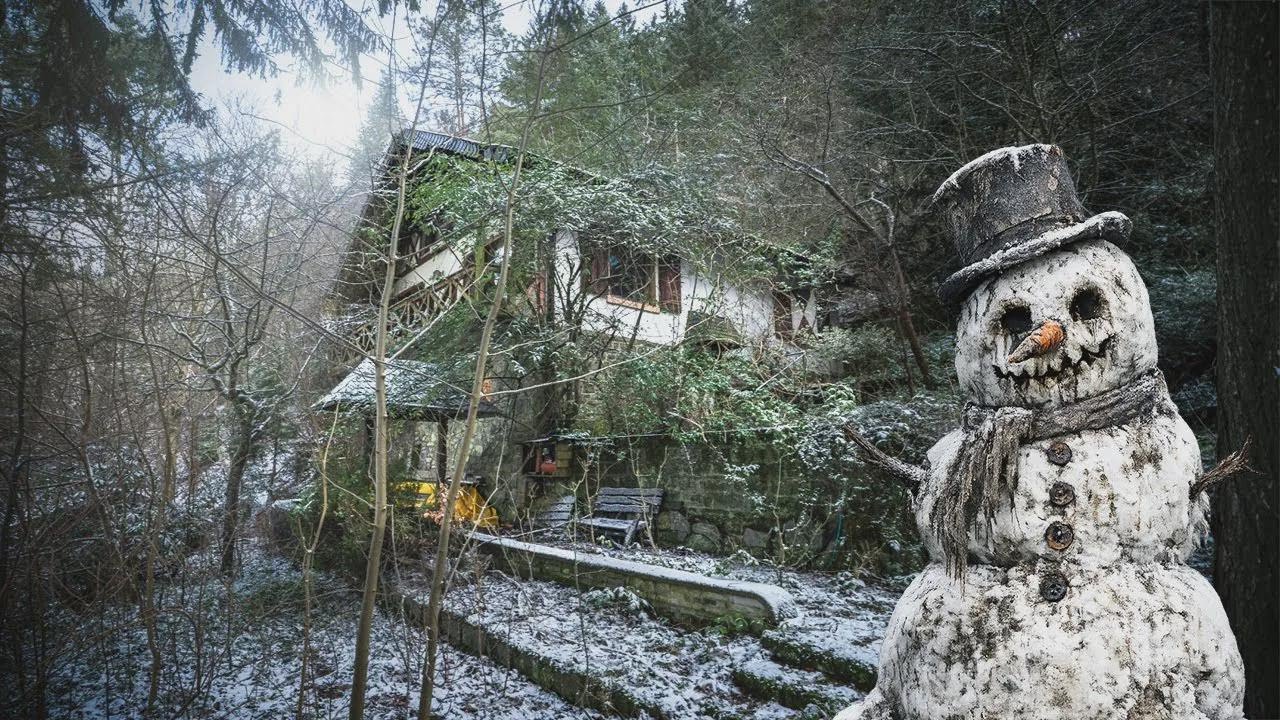 J'ai visité une maison de conte de fées abandonnée sous la neige