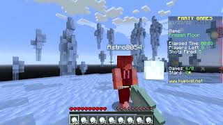 Playing random mini games on the minecraft server Hypixel