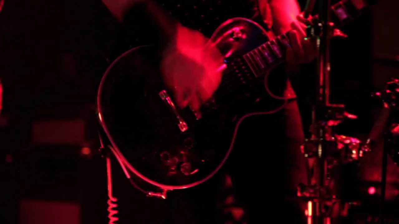 HAPPY FANGS - Watch Them Roar!!