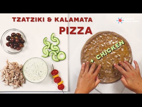 فيديو: بيتزا يونانية بالدجاج وصوص تزاتزيكي