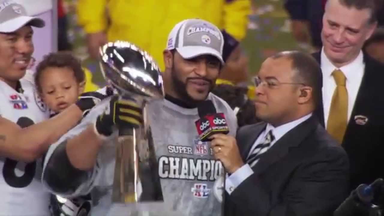 Jerome Bettis Delivers a Golden Football to His HS Super Bowl High