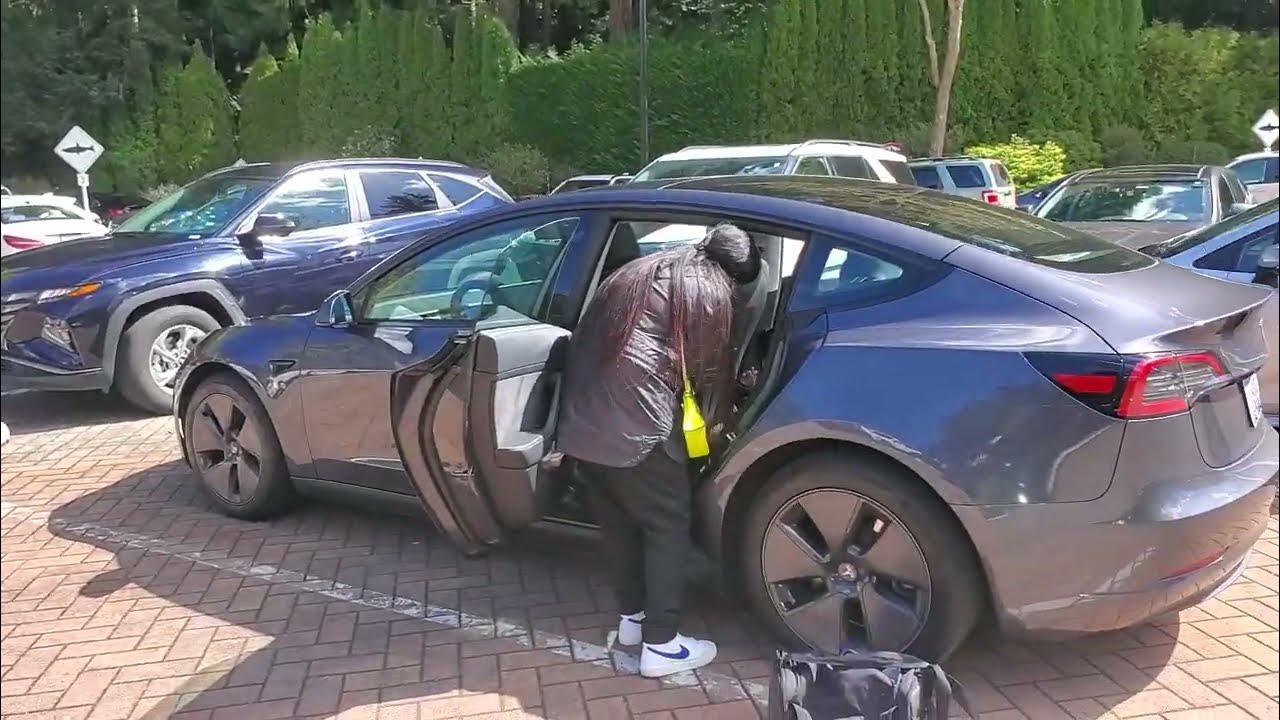 Dishant Vasudev Diaper Change In Tesla At Butchart Garden Part 3 How To Change Diaper In Car