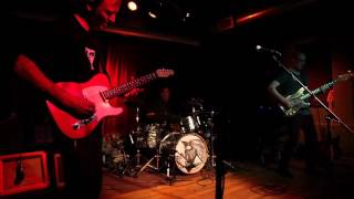 Flying Underground debut performing Feeling Scorpio