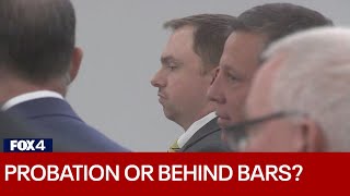 Aaron Dean Trial: Jury deliberates former Fort Worth officer's sentence, closing arguments given