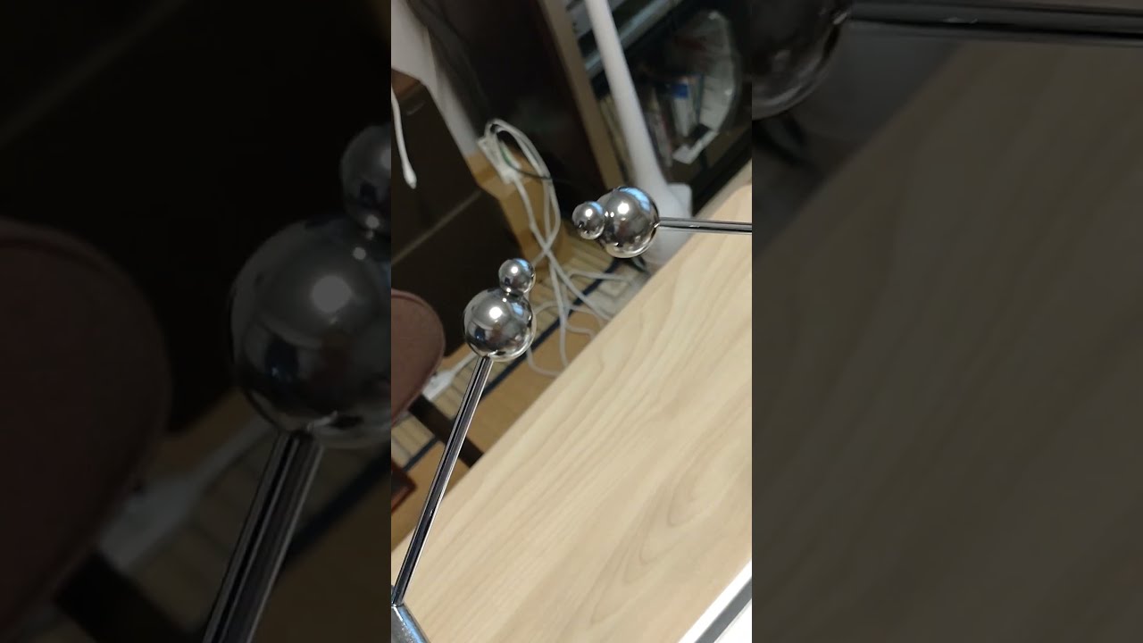 静電気発生装置ーウィムズハースト式誘導起電機の実験（1