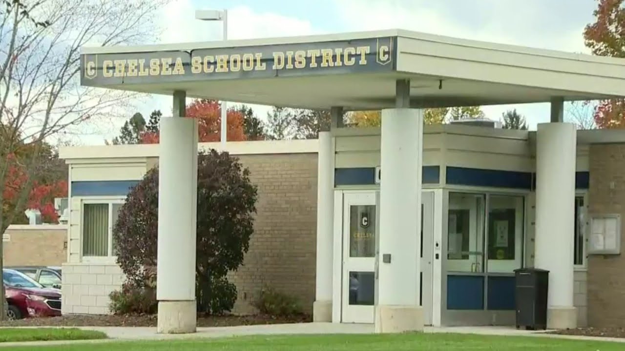 Photo shows Chelsea High School football player making racist gesture