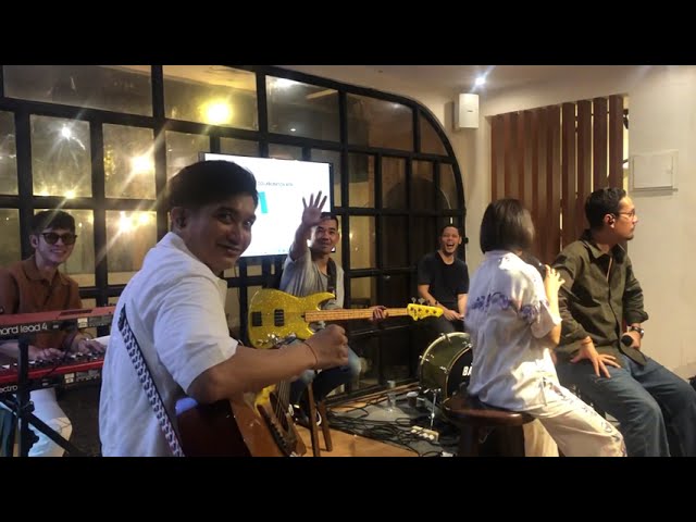 Maliq & D'Essentials - Terus Terang (Acoustic Live Teaser at Ruuang Kopi, Jakarta 28/3/2024) class=