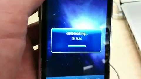 Jailbreaking iPhone in apple store, Liverpool