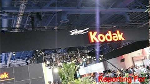 CES 2010 The EZ2FLY Starwars X-Wing flyer