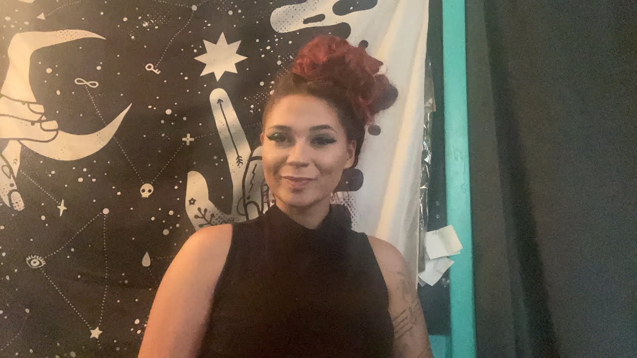 Что они скрывают? Выберите карту.