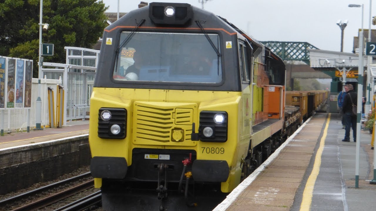 Class 70809 thrashes past Lancing working 6C01. 7/10/17 - YouTube