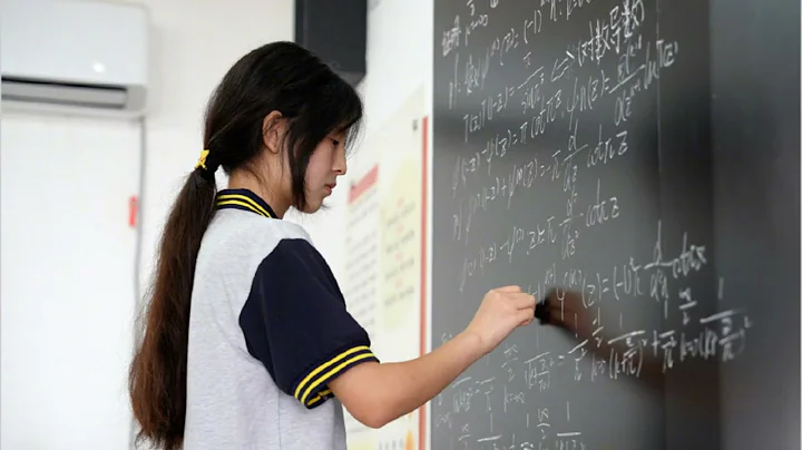 17歲中專女生闖進全球數學競賽12強背後：數學天才姜萍的逆襲之路，從服裝設計到偏微分方程；能否跨越專業限制圓夢浙大：六度解析20240614 - 天天要聞