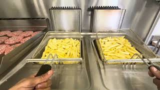 Pov: FOOD TRUCK Day 2🍔🍔Making Cheese Burgers in Foodtruck | Burger Hytten 🍔🍔