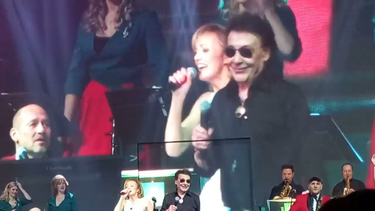 Szandi & Rakonczai Imre & Fenyő Miklós - Kasza Bubu ( 2022.12.26. - BOK Csarnok )