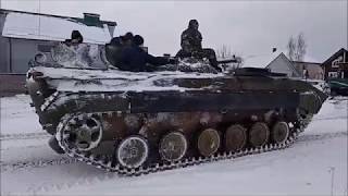 Зимний выезд на БМП _1 по заснеженному оврагу.  Winter departure on BMP on a ravine.