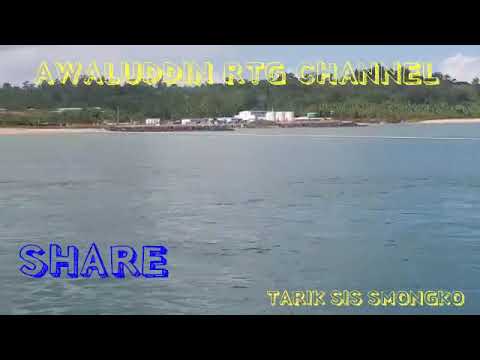 sanle 35 dan kawan kawan bergotong royong saat menarik tk terbalik