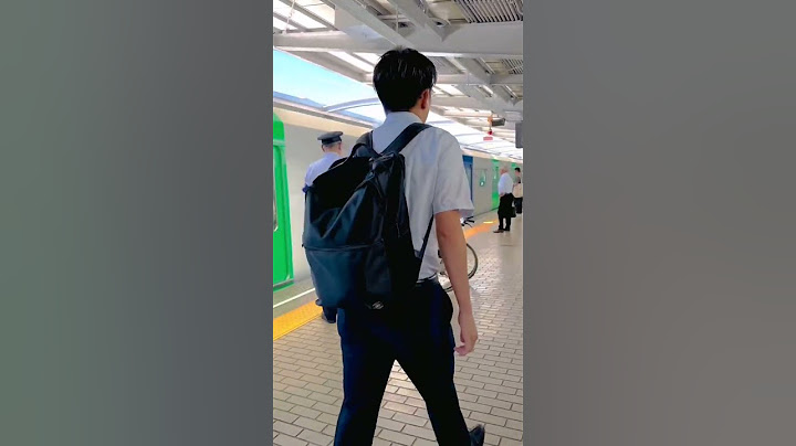 Kind gesture of Japan train staffs