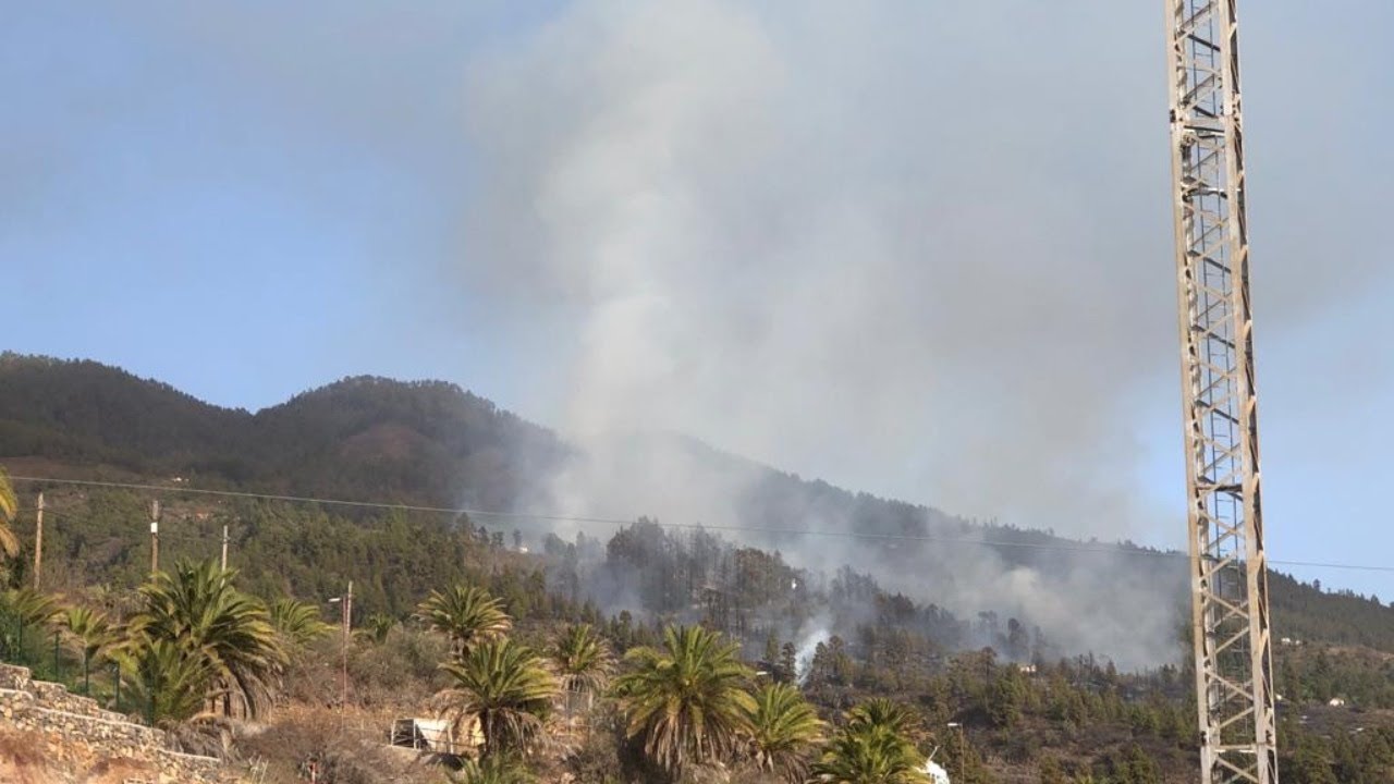 Incendio en Tijarafe  Cámara en directo desde la Isla de La Palma