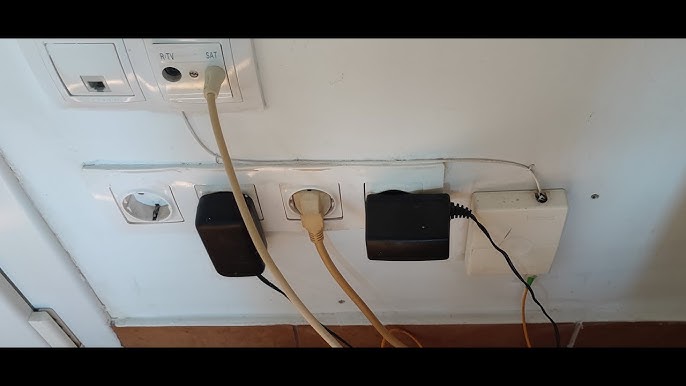 Cómo colocar una pantalla plana ocultando los cables en la pared - Programa  completo - Bricomanía 