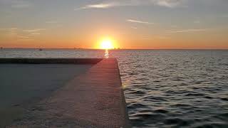 Relaxing Sunset On The Water. screenshot 5