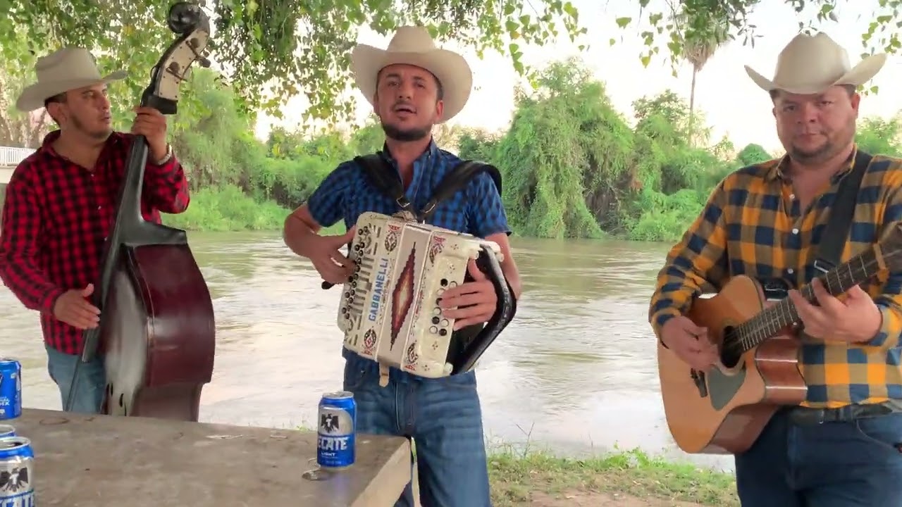 los bixholos de sinaloa , en vivo desde el malecon de sinaloa de leyva en convivencia.