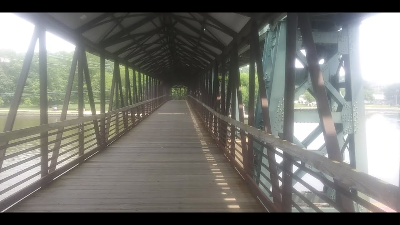 St. Charles, Illinois bridge trail walk and riverwalk