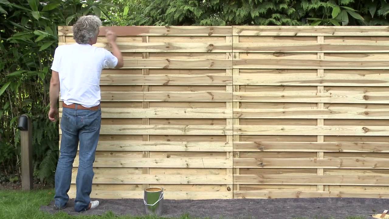 maat Modernisering fundament Hoe houten schutting beitsen met een borstel? | XYLADECOR - YouTube