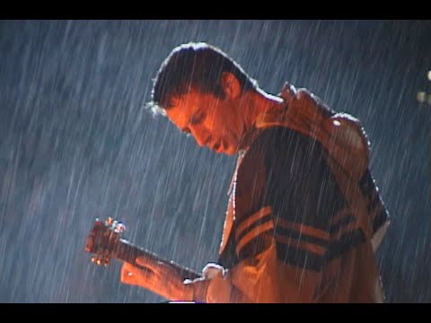 Stormy Opener for The Rolling Stones