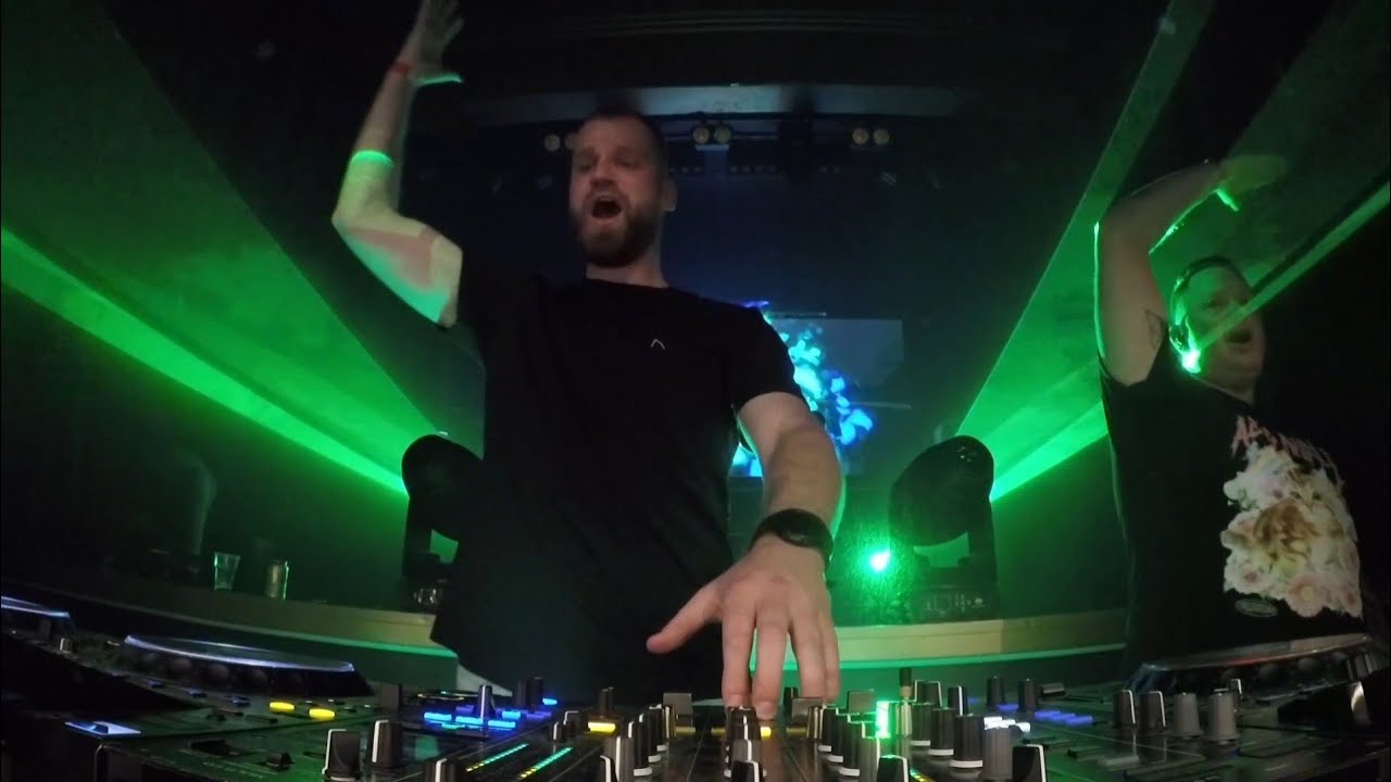 Legends & Friends 2026 - Liveset Deenis - YouTube