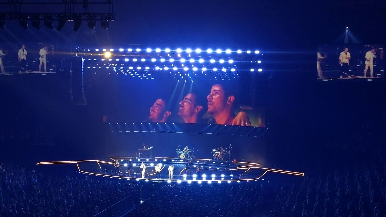 Jonas Brothers Bridgestone Arena Nashville, TN Tuesday, September
