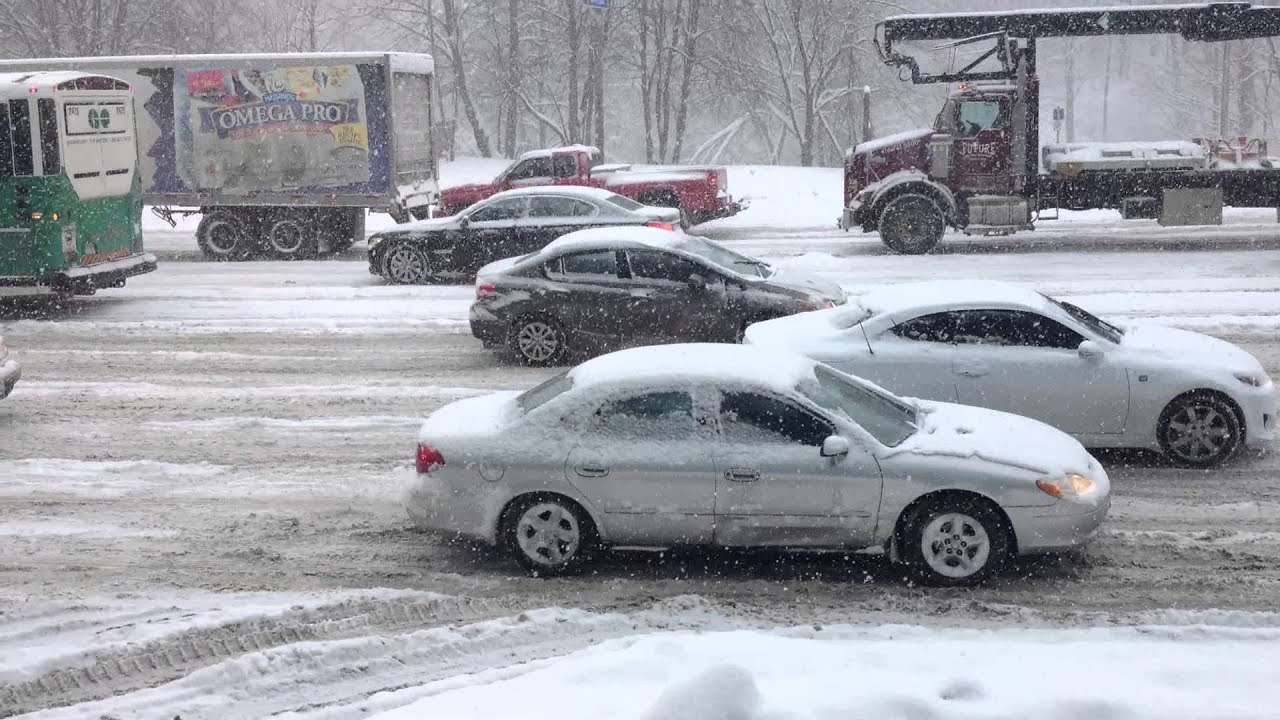 Driving in the Snow, Toronto: Feb 5, 2014