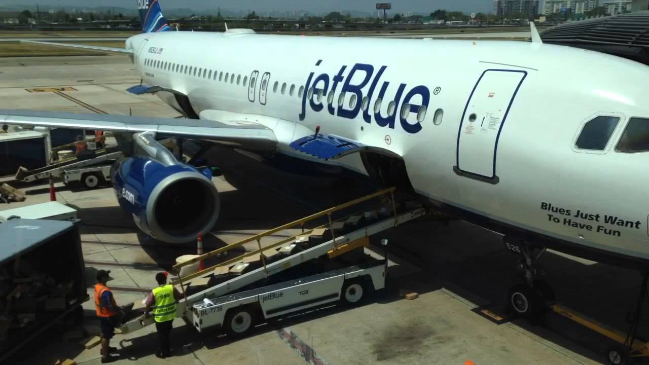 JetBlue's 'Blues Just Want to Have Fun' Cargo Offload at SJU YouTube