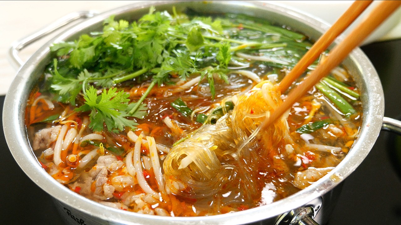 Món Miến Nấu Thịt Bằm Ngon và Nhanh hơn Miến Sườn Cay Nữa! Sợi Miến Mềm Dai Không Bở by Vanh Khuyen