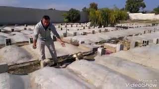 شاب غزاوي  #هيما من قلب المقبرة  ينفجر ويصرخ وينادي الموتي  عن وضع غزة,و الغوطة ..يا الله 😭😢 screenshot 4