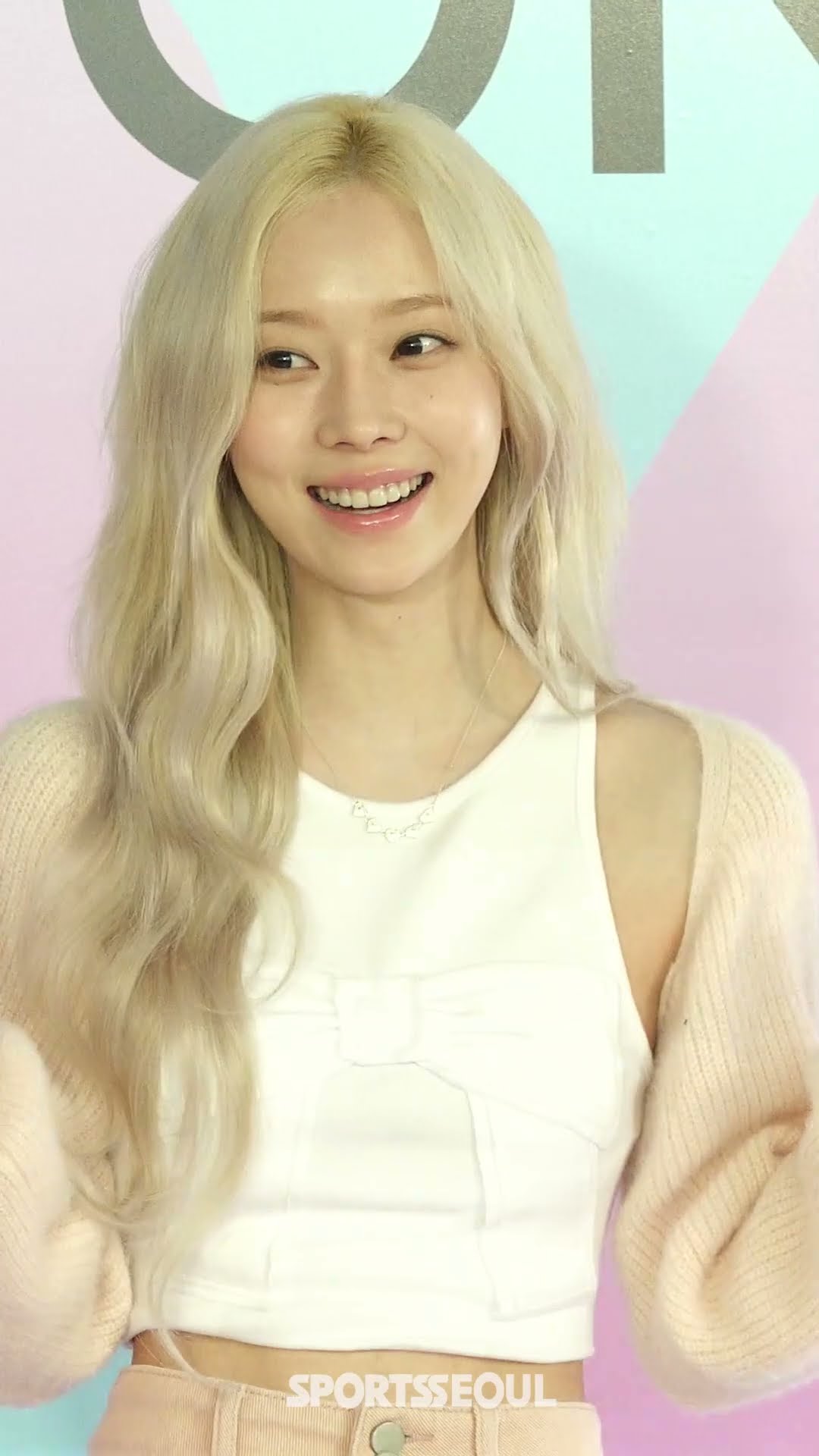 윈터, 갑자기 켜진 조명에 깜짝 #에스파 #윈터 #aespa