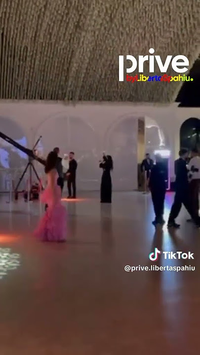 Labinot Tahiri befasohet në fejesën e djalit, Shkurte Gashi ndez atmosferën me këngë live! #viral
