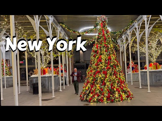 Fifth Avenue Christmas Decorations 2022 - Lyssy in the City